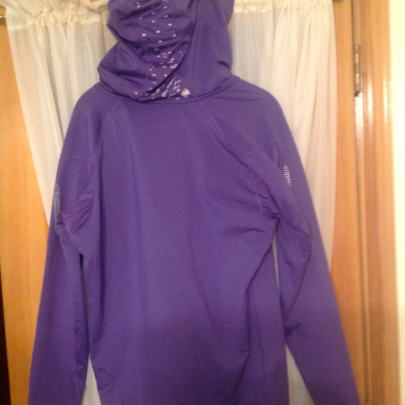 NWT Puma Ladies XL Running Top - Picture 2 of 3